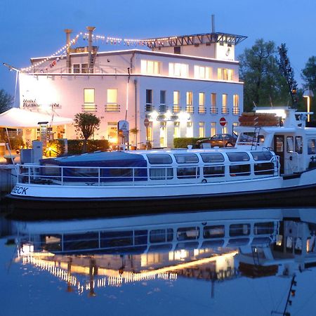 Hafenhotel Pommernyacht อึคเคอร์มึนเดอ ภายนอก รูปภาพ