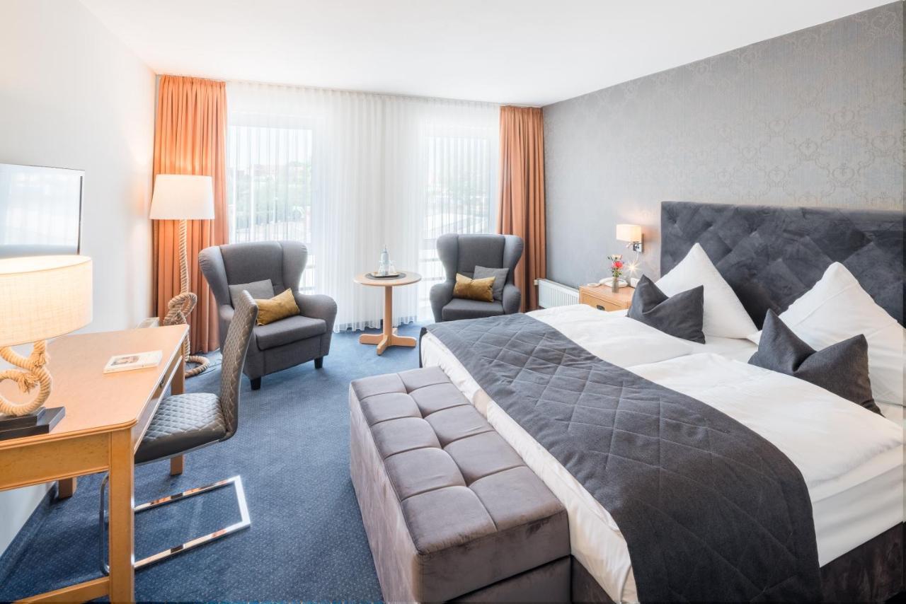 Hafenhotel Pommernyacht อึคเคอร์มึนเดอ ภายนอก รูปภาพ