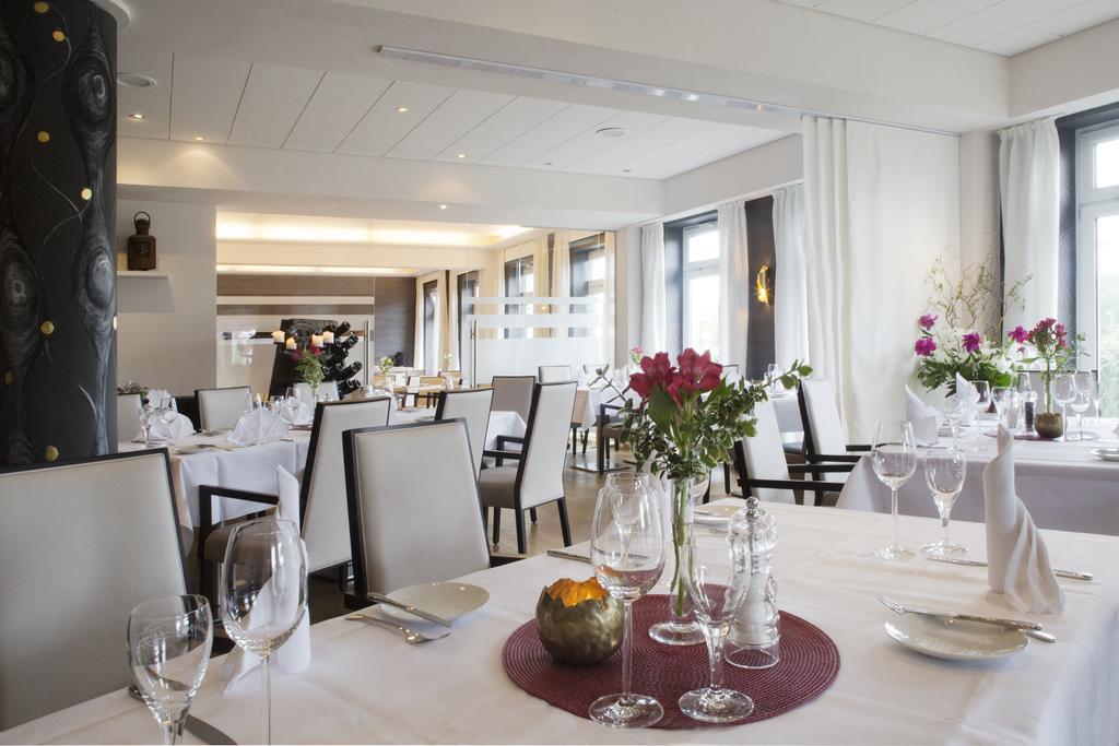 Hafenhotel Pommernyacht อึคเคอร์มึนเดอ ภายนอก รูปภาพ